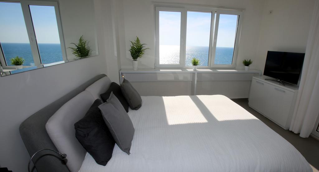 White Residence Luxury Apartments Sarandë 客房 照片