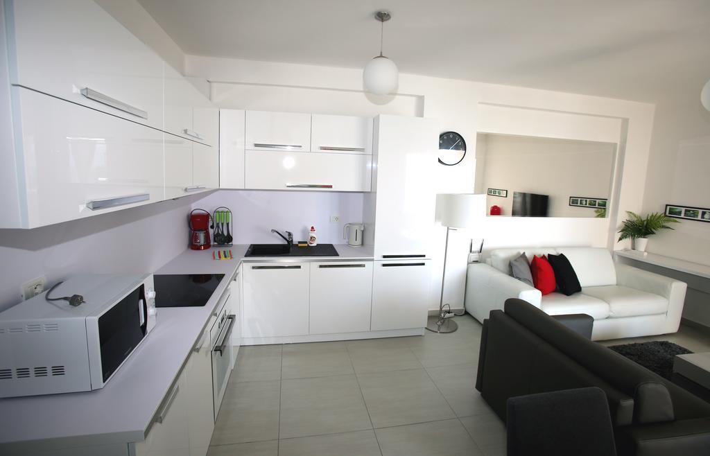 White Residence Luxury Apartments Sarandë 外观 照片