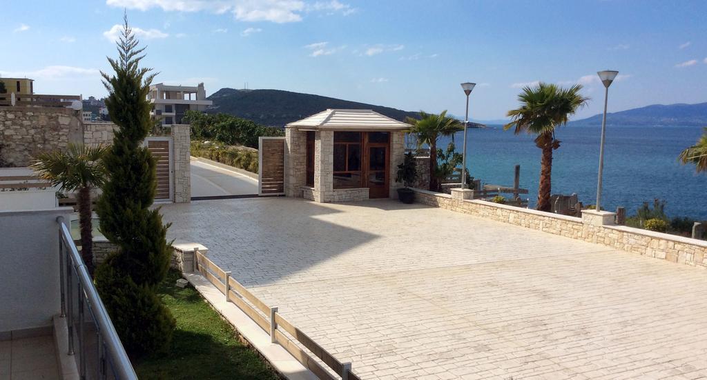 White Residence Luxury Apartments Sarandë 外观 照片