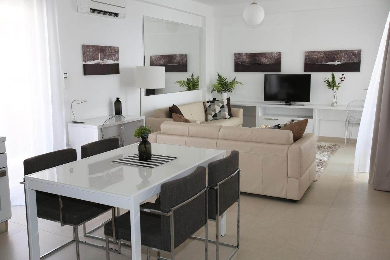 White Residence Luxury Apartments Sarandë 外观 照片
